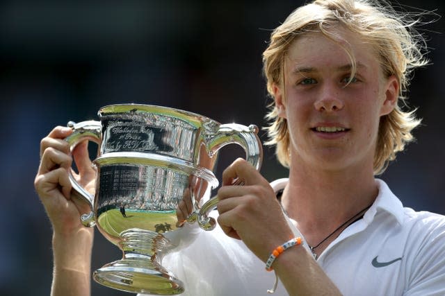 Denis Shapovalov win the boy's title in 2016