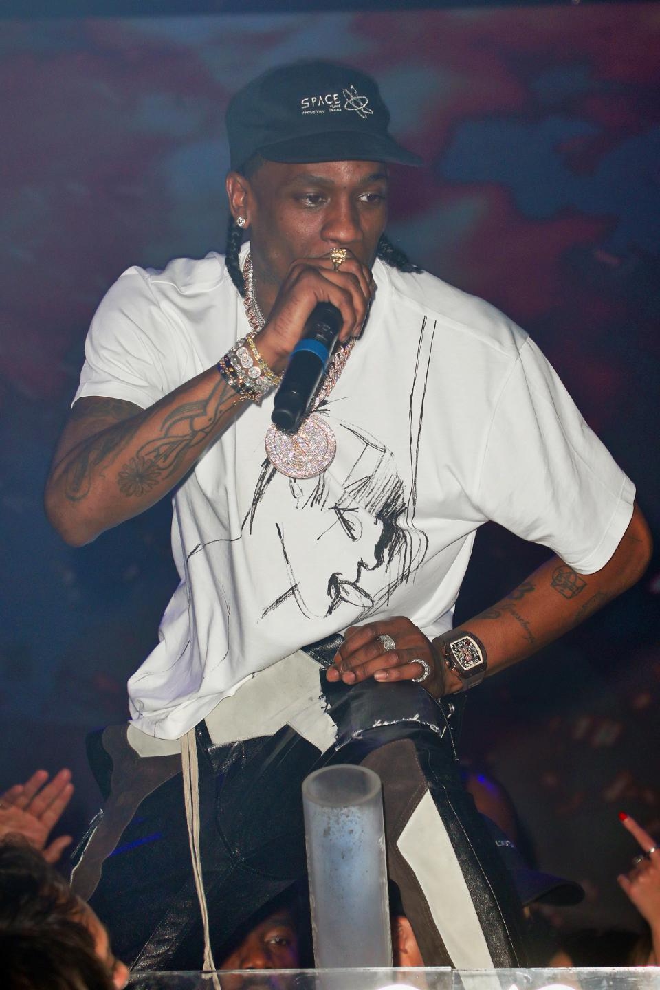 <h1 class="title">Travis Scott At E11EVEN Miami Art Week 2019</h1><cite class="credit">Alexander Tamargo</cite>