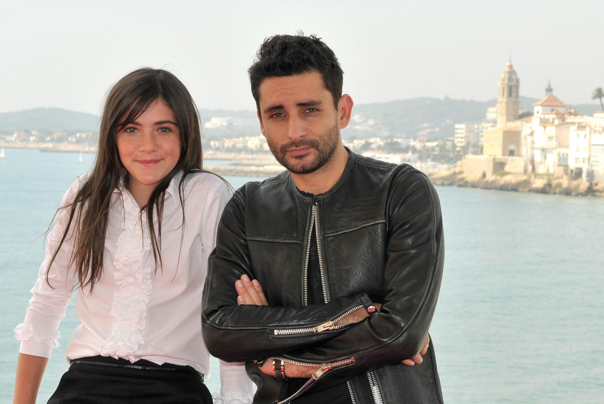 La protagonista de 'La huérfana', Isabelle Fuhrman, junto al director de la película, Jaume Collet-Serra en la presentación de la película en el Festival de Sitges, España, en 2009.  (Foto: Robert Marquardt/WireImage)