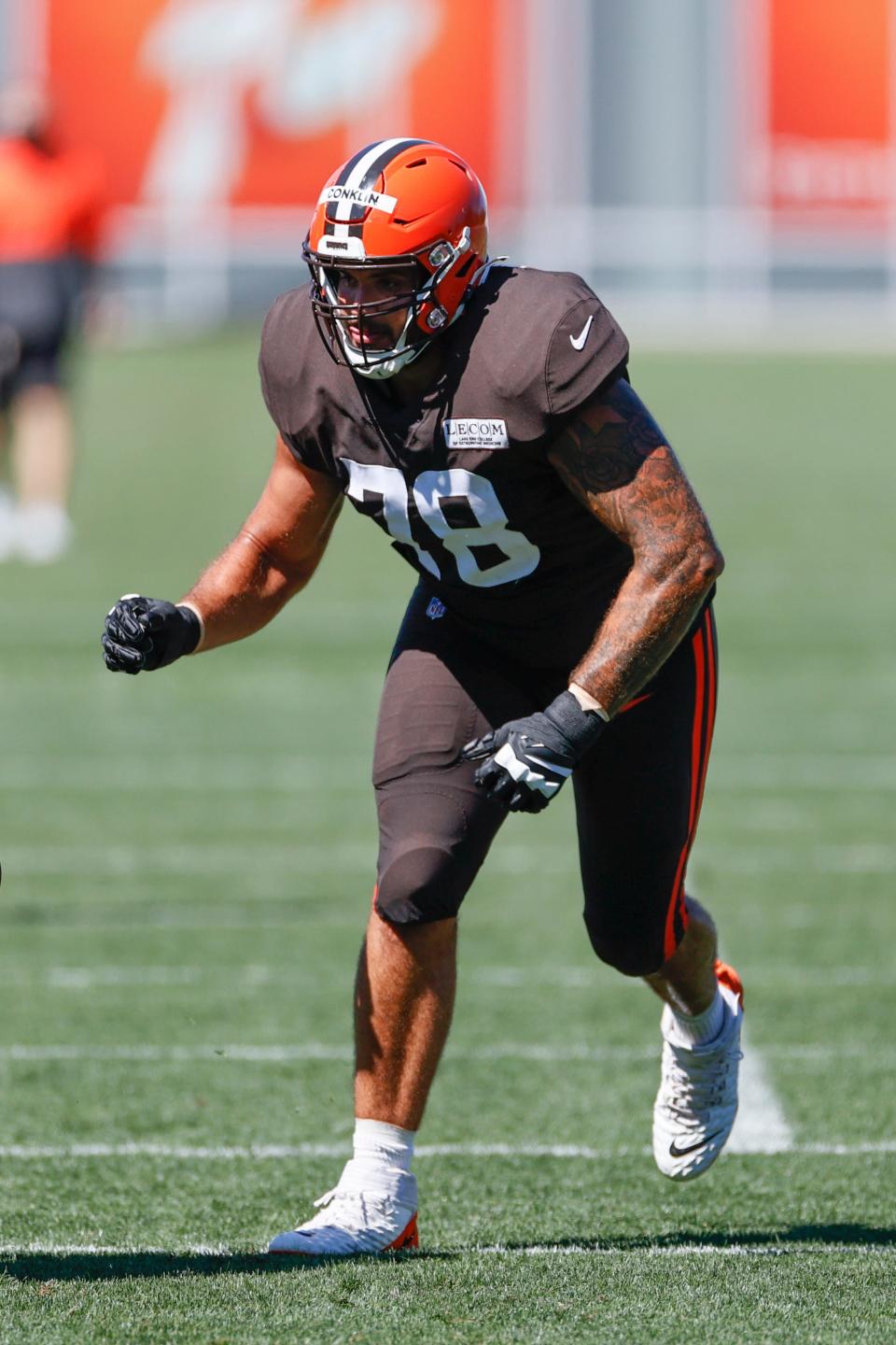 Cleveland Browns offensive tackle Jack Conklin runs through a drill during practice at the NFL football team's training facility Wednesday, Aug. 19, 2020, in Berea, Ohio. (AP Photo/Ron Schwane)