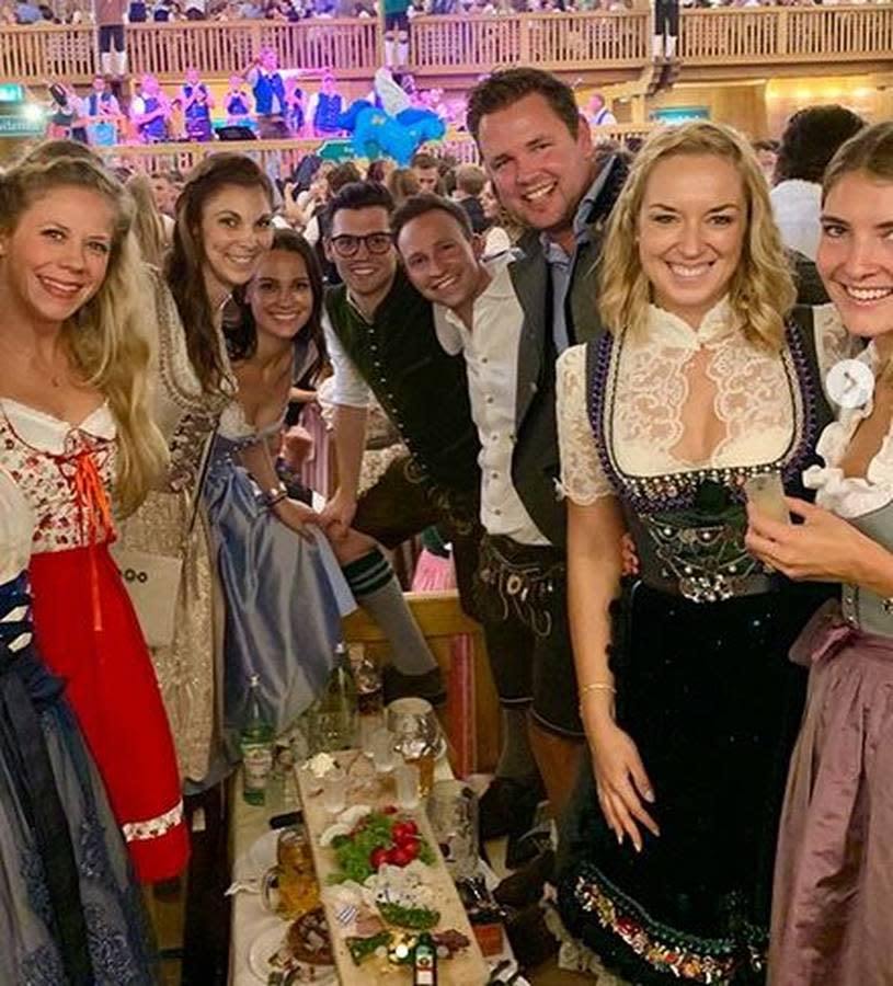 Happy Birthday Sabine Lisicki! Der deutsche Tennisstar wurde 30 Jahre alt - und feierte standesgemäß auf dem Oktoberfest. "Danke an alle meine Freunde, die dabei waren. Danke, dass ihr diesen Tag für mich zu einem unvergesslichen gemacht habt", schreibt sie auf Instagram