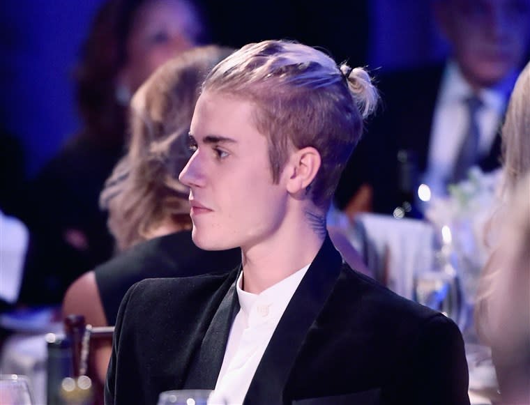 Estrellas del pop como Justin Bieber y muchos actores han probando el #ManBun, la tendencia del momento para los hombres del mundo del espectáculo. (Foto: Getty)