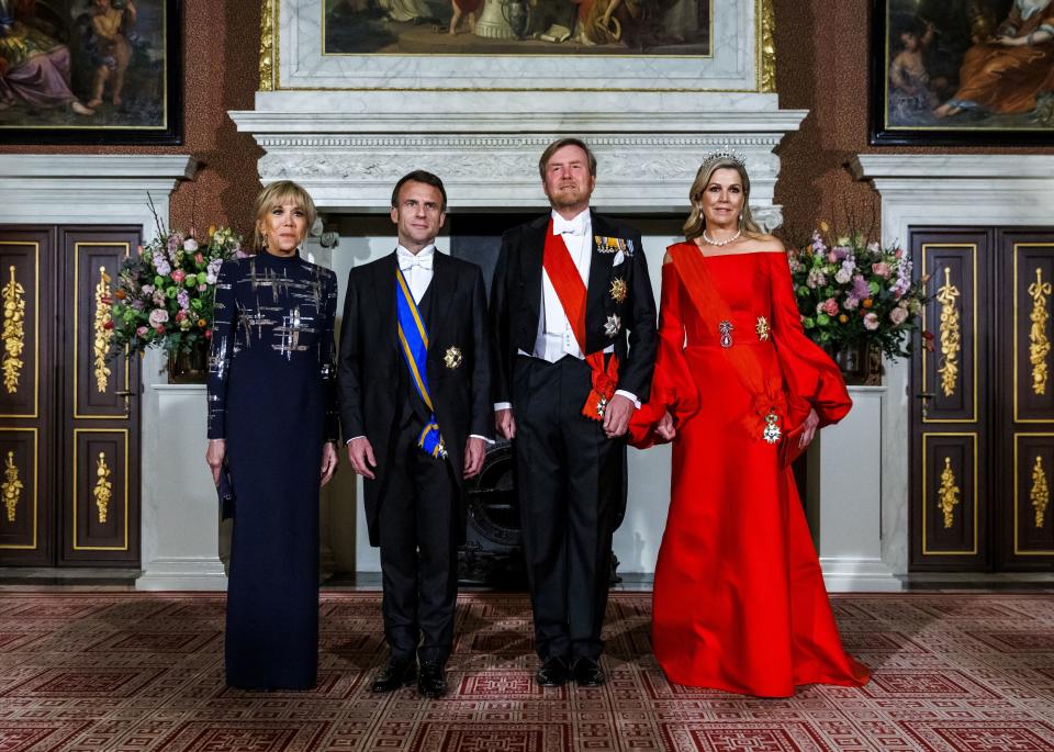 荷蘭國王、王后（右二、右一）設國宴款待馬克宏夫婦。（路透社）