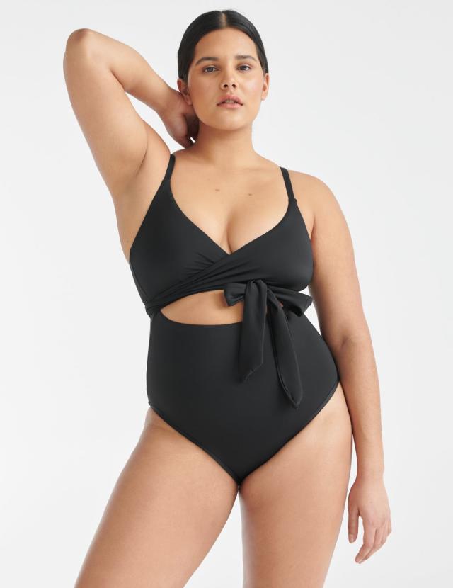 Kourtney Kardashian's Plunging One-Piece Swimsuit Featured the Biggest  Bump-Baring Cutout