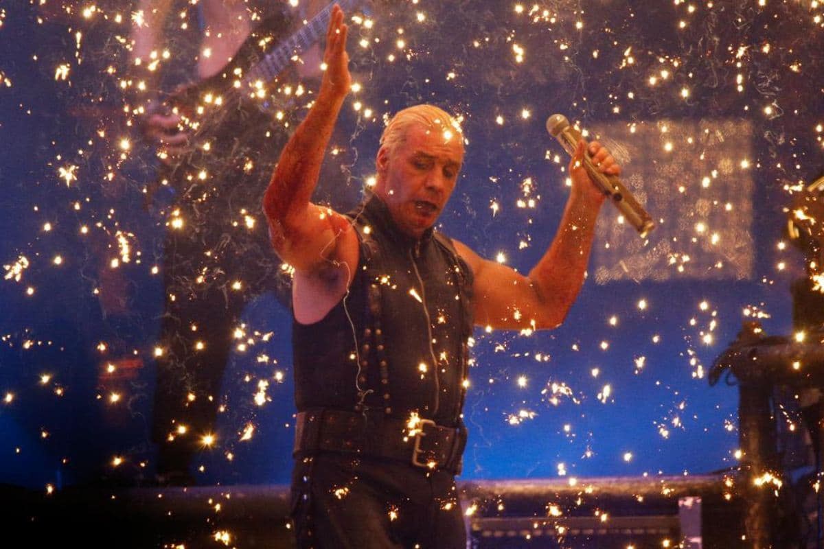 En la mira: Till Lindemann, cantante de Rammstein. Foto: Axel Heimken/dpa/picture alliance