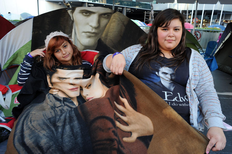 Fans Line Up For The Premiere Of "The Twilight Saga: Breaking Dawn - Part 1" At The Nokia Plaza
