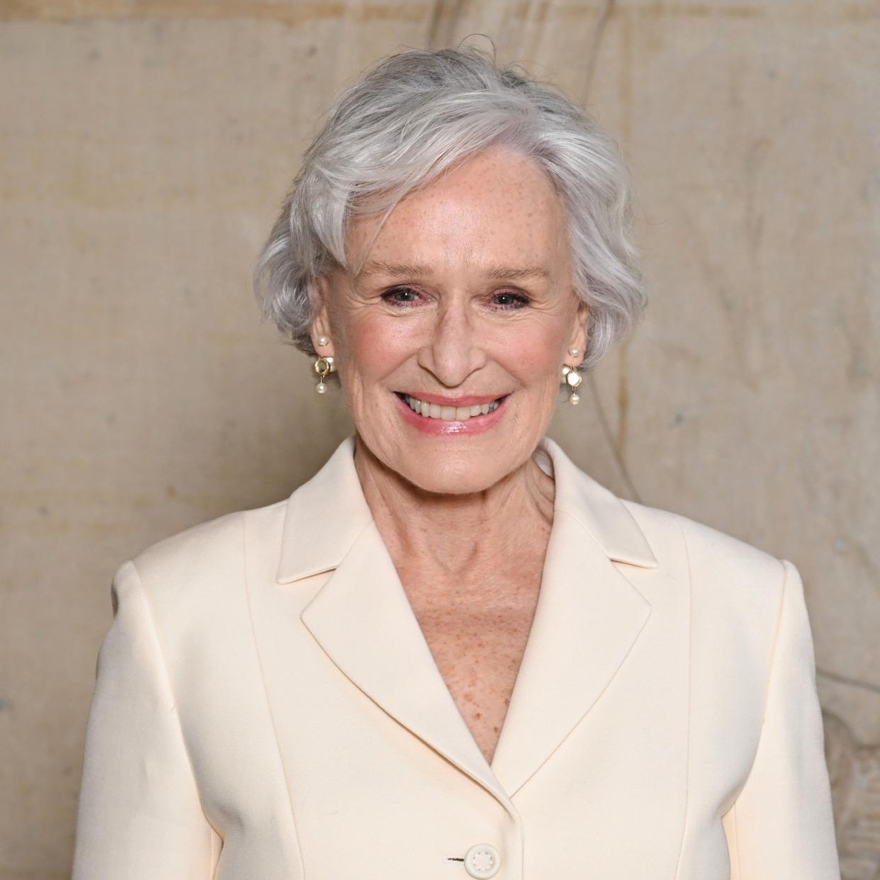  Glenn Close. 