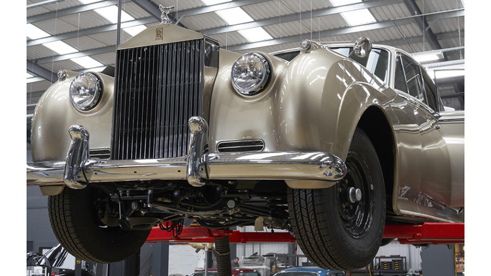 A 1960s Rolls-Royce Silver Cloud, whose original owner was Sophia Loren, gets reborn at Lunaz