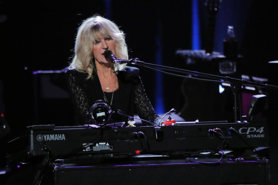 Honoree Christine McVie of the group Fleetwood Mac performs during the 2018 MusiCares Person of the Year show honoring Fleetwood Mac at Radio City Music Hall in Manhattan, New York, U.S., January 26, 2018.  REUTERS/Andrew Kelly