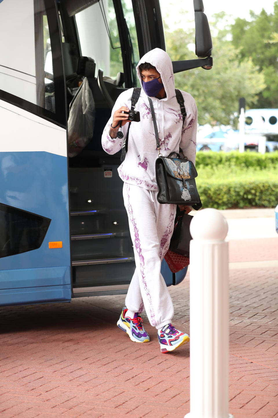 Kelly Oubre Jr. #3 of the Phoenix Suns arrives at the hotel as part of the NBA Restart 2020 on July 7, 2020 in Orlando, Florida. (Photo by Joe Murphy/NBAE via Getty Images)