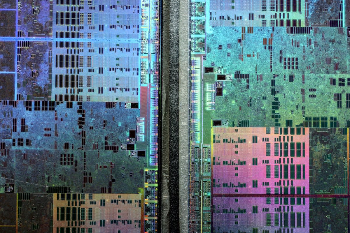 Abstract microscopic photography of a Graphics Processing Unit resembling a satellite image of a big city (Fritzchens Fritz / Better Images of AI / GPU shot etched 5 / CC-BY 4.0)