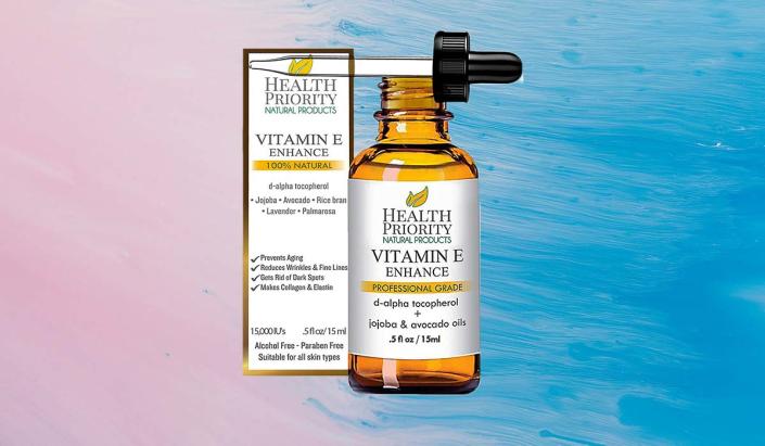 The vitamin E oil works to moisturize and reduce wrinkles and scarring.
