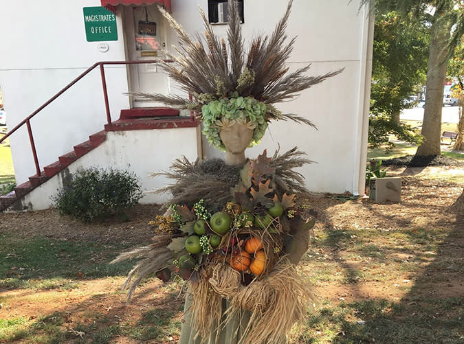 South Carolina: Pendleton Scarecrow Contest, Pendleton