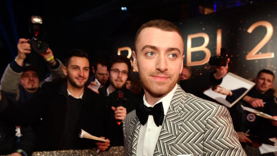 Der britische Singer-Songwriter Sam Smith will nicht mehr mit einem männlichen Pronomen bezeichnet werden. Foto: Jens Kalaene