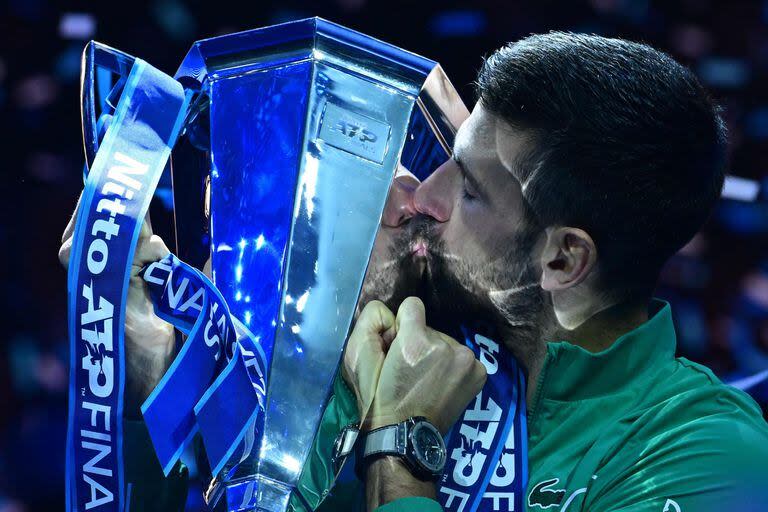 Novak Djokovic llegó a los siete títulos en el ATP Finals y superó a Roger Federer