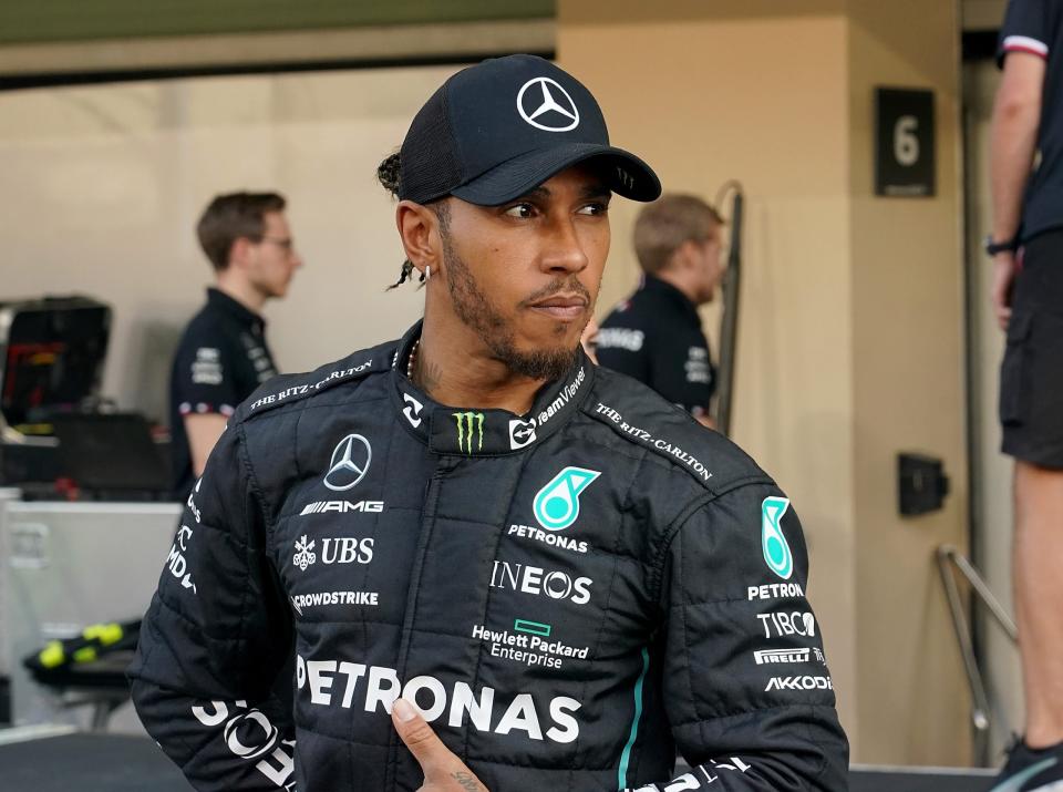 Formel 1-Fahrer Lewis Hamilton arbeitet an einem lukrativen Deal mit Mercedes. - Copyright: picture alliance / DeFodi Images | Hasan Bratic