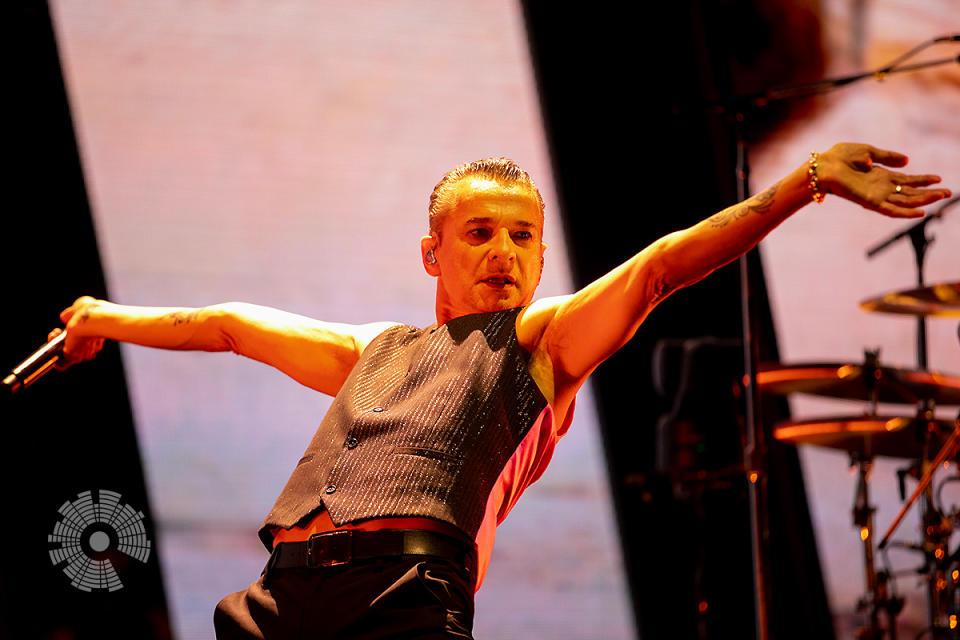 Depeche Mode tour 1