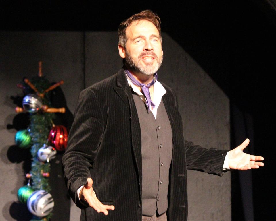 Actor Neil McGarry performs a one-man "Christmas Carol."