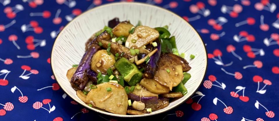 三餸一湯食譜│暖身晚餐！薑母鴨/排骨煲仔飯/地三鮮/南瓜小丸子