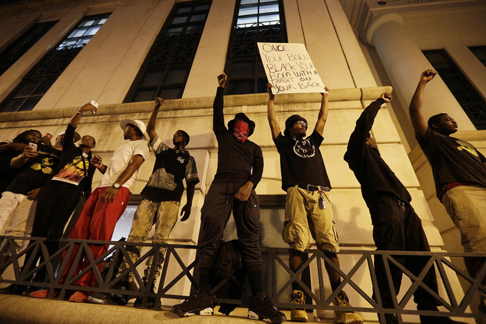 Protests erupt after deadly police shooting in Charlotte, N.C.