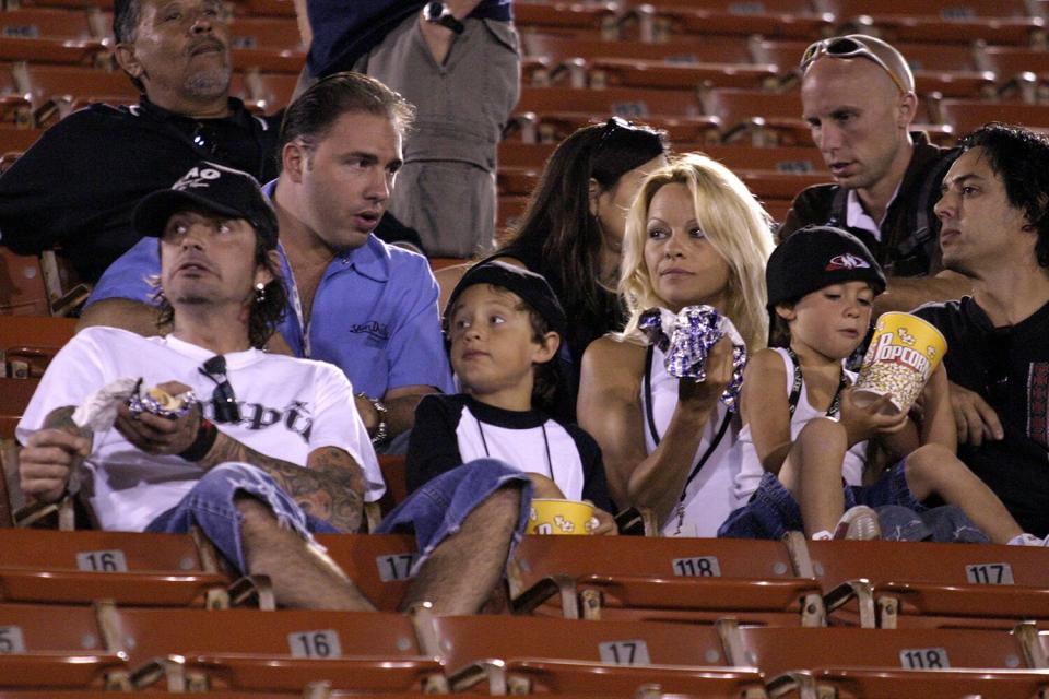 Pamela Anderson,Tommy Lee and 2 children Brandon Thomas and Dylan Jagger