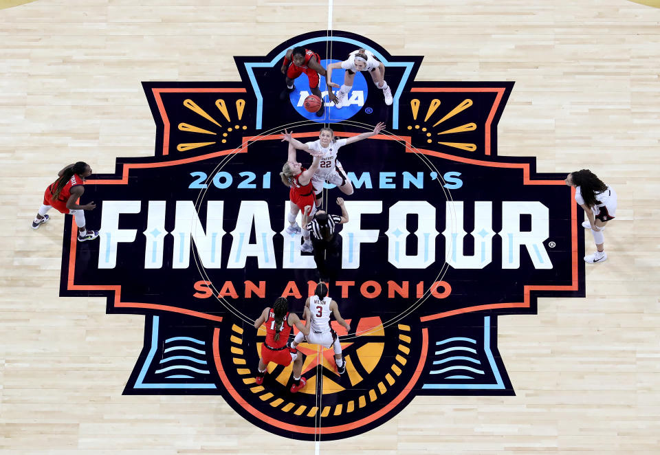 SAN ANTONIO, TEXAS - APRIL 04:  Cameron Brink #22 of the Stanford Cardinal and Cate Reese #25 of the Arizona Wildcats fight for the opening tipoff during the National Championship game of the 2021 NCAA Women's Basketball Tournament at the Alamodome on April 04, 2021 in San Antonio, Texas.The Stanford Cardinal defeated the Arizona Wildcats 54-53 to win the national title. (Photo by Elsa/Getty Images)