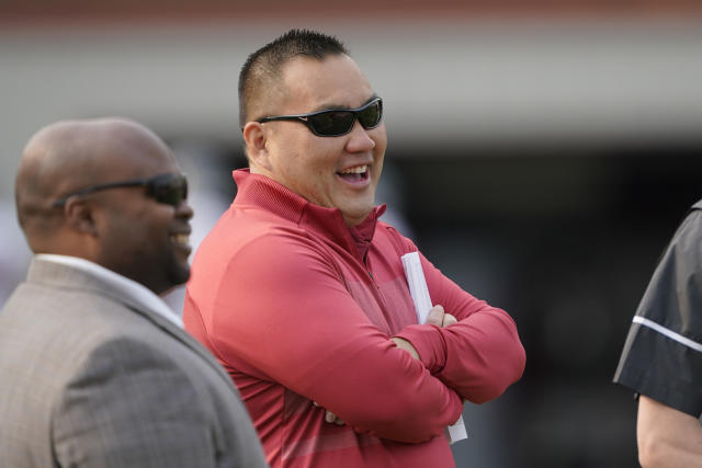 Washington hires athletic director Pat Chun away from rival