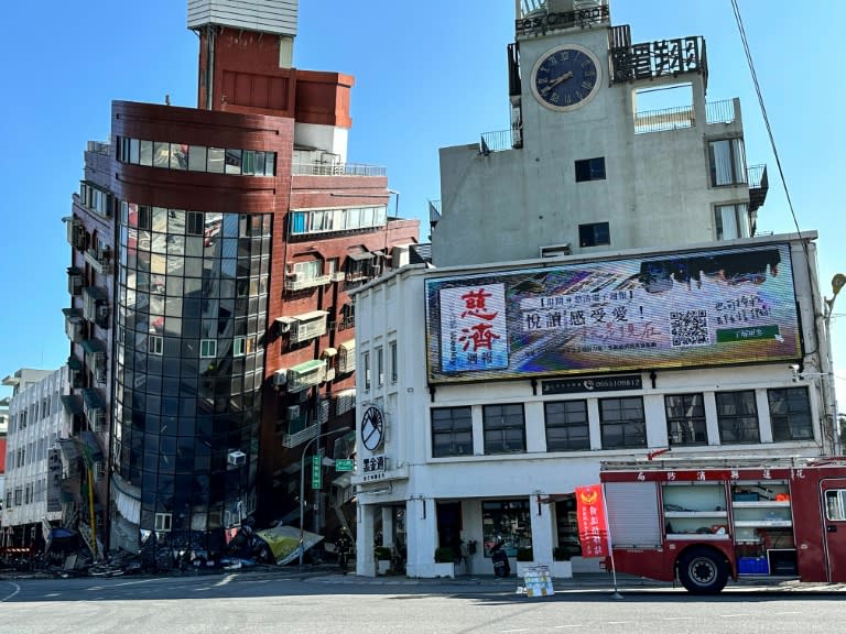 Un bâtiment endommagé à Hualien le 3 avril 2024, après un important tremblement de terre qui a frappé l'est de Taïwan, publié par un internaute sous le nom de Way (Way)