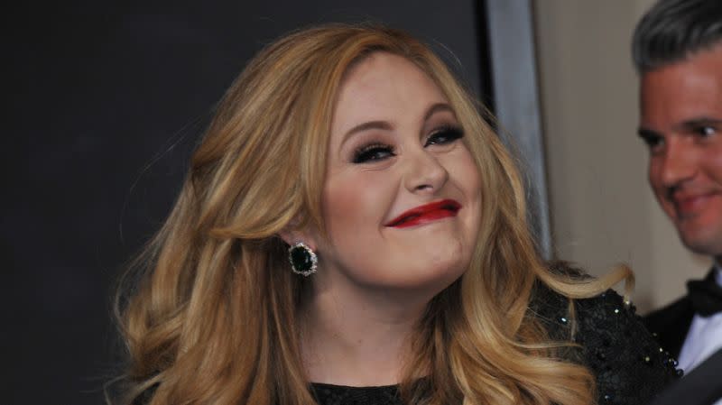 <p>Bei seinen Auftritten hat Trump Adeles Song “Rolling In The Deep” ertönen lassen. Ein Sprecher der Sängerin stellte klar: “Adele hat keinerlei Erlaubnis erteilt, ihre Musik für irgendwelche politische Kampagnen zu verwenden.” Trump dürfte es nicht freuen: Er gilt als Fan Adeles und war sogar bei einem Konzert des Stars in New York gesehen worden. Dumm gelaufen… (Bild: Featureflash/Shutterstock.com)</p>