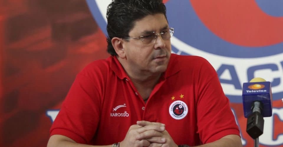 Detienen a Fidel Kuri, exdueño de los Tiburones Rojos, por presunto fraude