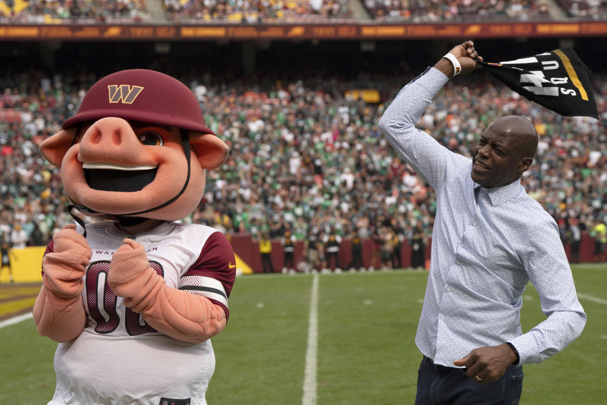 Hall of Famer Darrell Green Surprised with Retirement of No. 24 Jersey by Washington Commanders