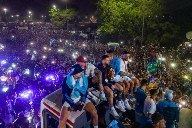 World Cup: Lionel Messi and Argentina see bus parade ABANDONED due to  safety fears