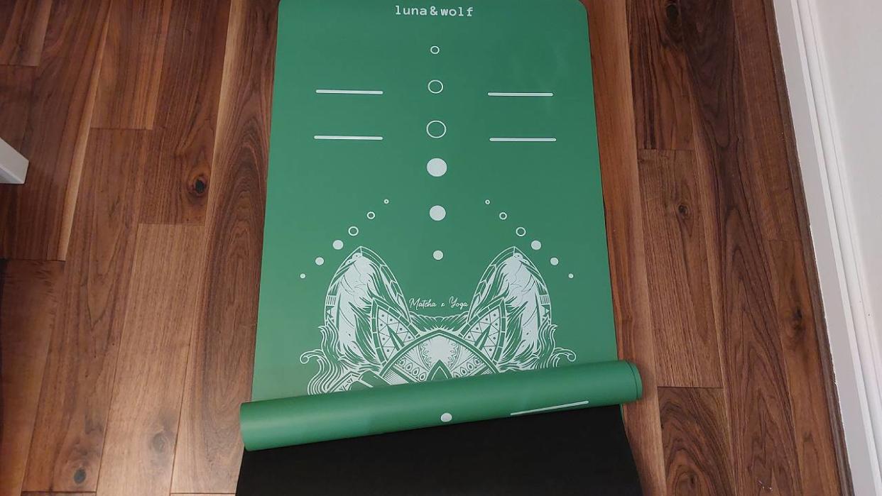  Lumi Therapy Eco Wolf Yoga Mat review. 