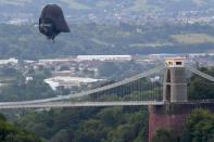 <p>Une montgolfière Dark Vador au dessus de Bristol, en Angleterre, jeudi.</p>