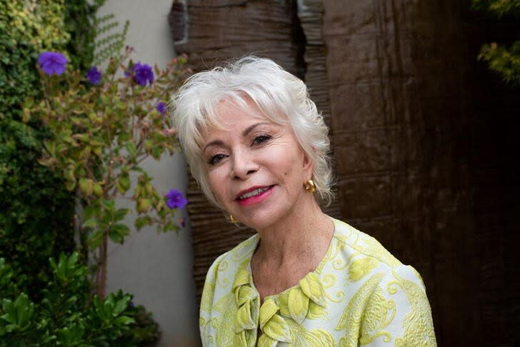 La escritora chilena Isabel Allende posa para un retrato en Sausalito, California, Estados Unidos