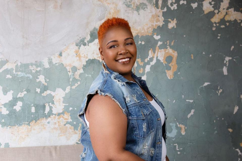 Tanika Harper of the SHORA Foundation and Harper’s Naturals is on the advisory board for the Tennessee Theatre’s upcoming “Pass the Mic: Creating a Stage for Change” series. 2019.