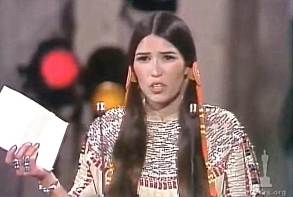 Sacheen Littlefeather addresses America about the atrocity at Wounded Knee live on TV (YouTube/Oscars)