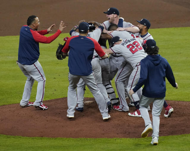 ATHENS, GA - NOVEMBER 06: Atlanta Braves mascot Blooper and