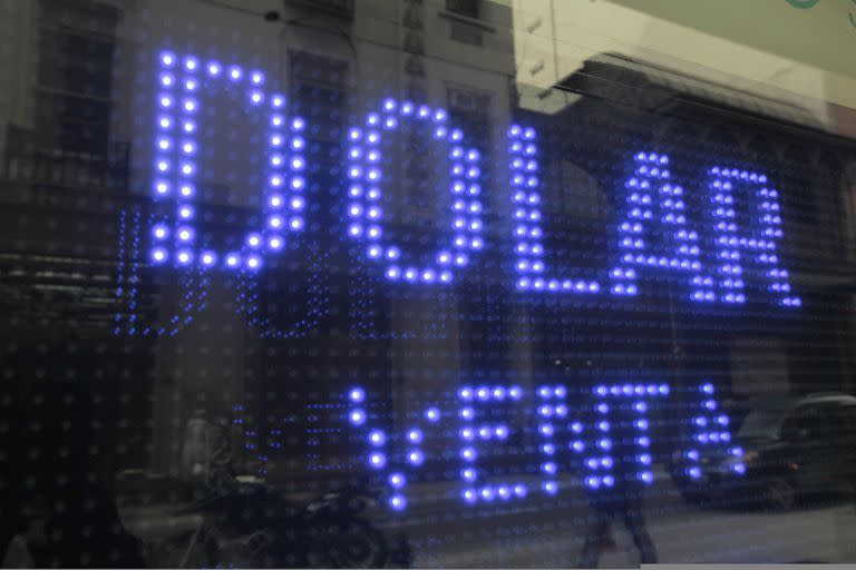 Dólar blue hoy: a cuánto cotiza el viernes 26 de febrero