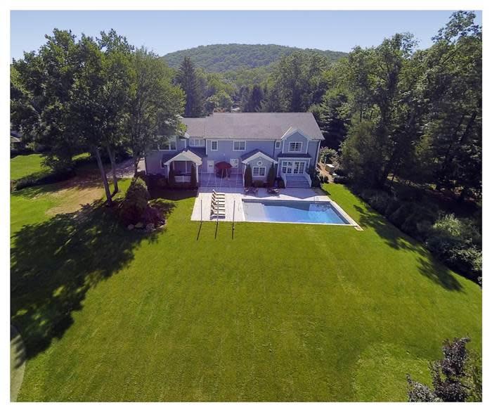 Kevin Jonas relists New Jersey pad