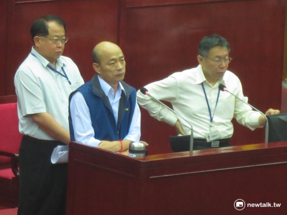 台北市長柯文哲與時任北農總經理韓國瑜。   圖：新頭殼資料照
