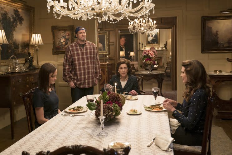 Alexis Bledel, Scott Patterson, Kelly Bishop, and Lauren Graham (Credit: Netflix)