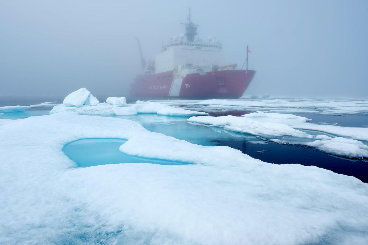 Rain and warm air make it harder for sea ice to grow. <a href="https://www.gettyimages.com/detail/news-photo/ice-floes-and-fog-surround-the-u-s-coast-guard-cutter-healy-news-photo/842398808" rel="nofollow noopener" target="_blank" data-ylk="slk:Bonnie Jo Mount/The Washington Post via Getty Images;elm:context_link;itc:0;sec:content-canvas" class="link ">Bonnie Jo Mount/The Washington Post via Getty Images</a>
