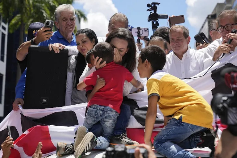 María Corina Machado, en la protesta opositora, en Caracas, Venezuela.  (AP/Ariana Cubillos)