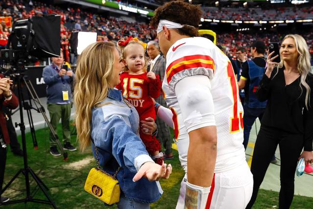 Patrick Mahomes Kisses Wife Brittany and Daughter Sterling Skye Ahead of  Super Bowl LVII