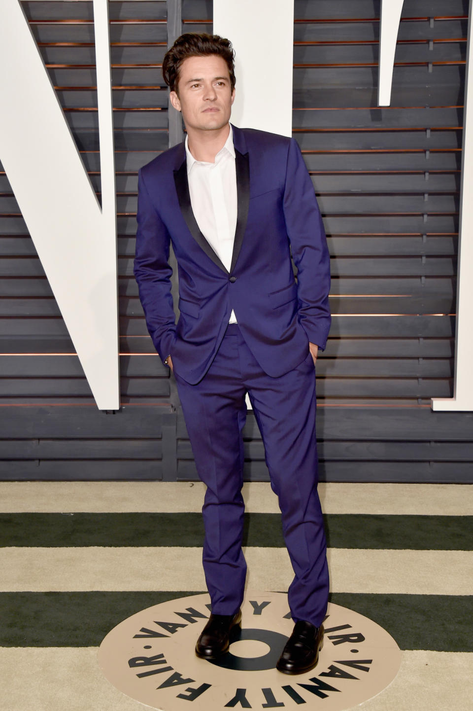 The actor jumped on the blue bandwagon for Vanity Fair’s Oscar party.