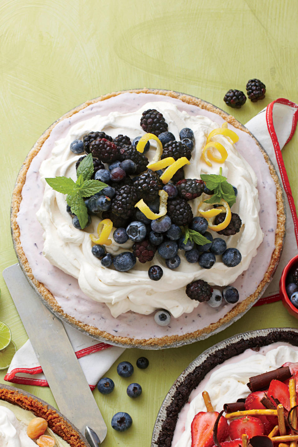 Blueberry-Cheesecake Ice-Cream Pie