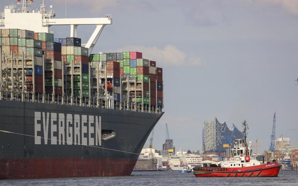 Shipping containers sit onboard the vessel Ever Greet - Alex Kraus  /Bloomberg  