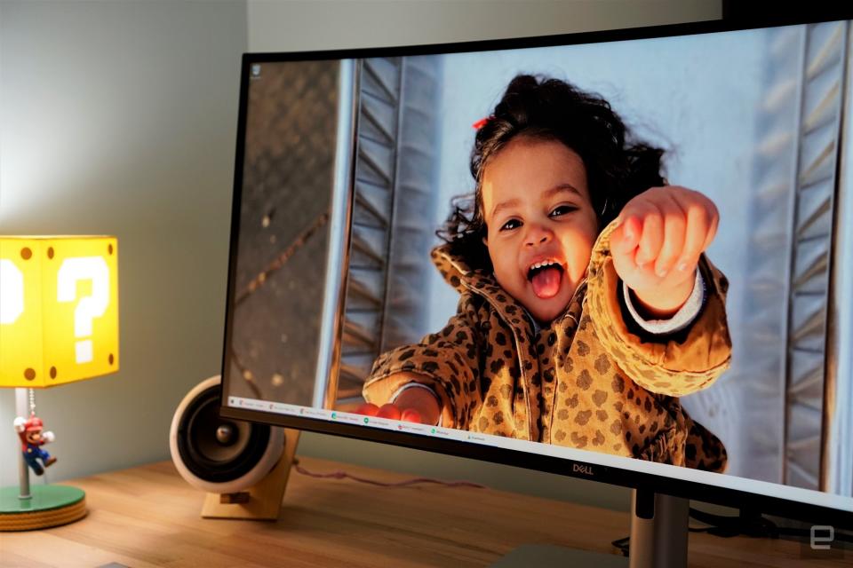 <p>Dell UltraSharp 40 ultrawide monitor</p> 