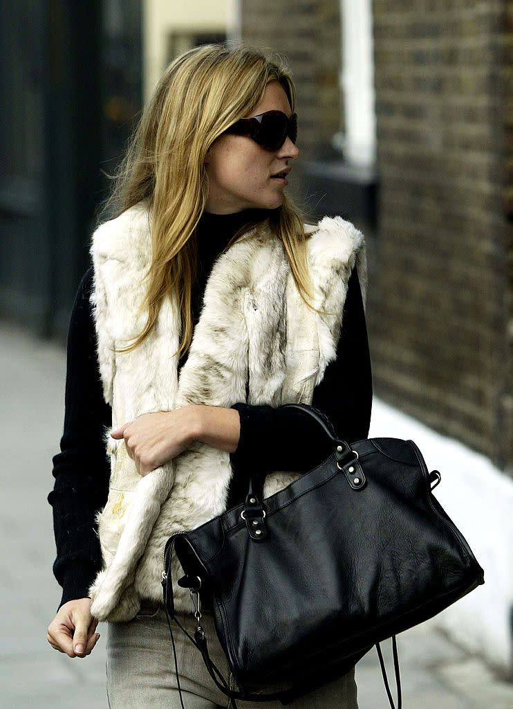 london december 16 model kate moss takes an afternoon stroll on december 16, 2003 in west london photo by gareth cattermolegetty images
